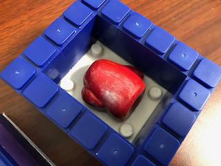 模型型取り片面にシリコンバリアを塗る