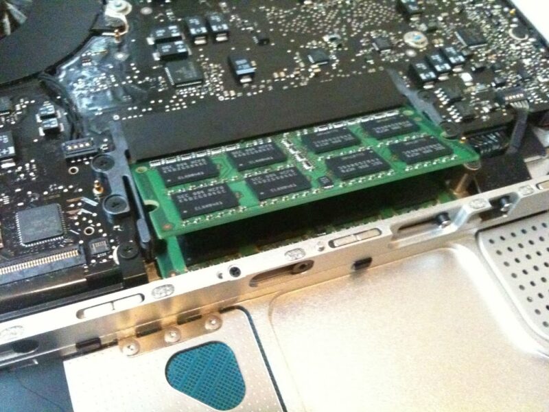 MackBook(MB466J/A)のメモリ増設DDR3 PC3-8500-2枚刺し